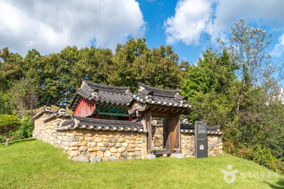 충주 이시진 효자각 여행 추천 - 로드트립