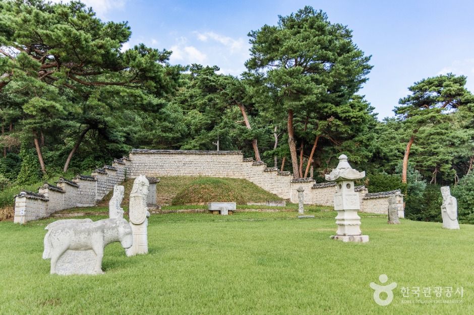 파주 윤관장군묘 여행 추천 - 로드트립