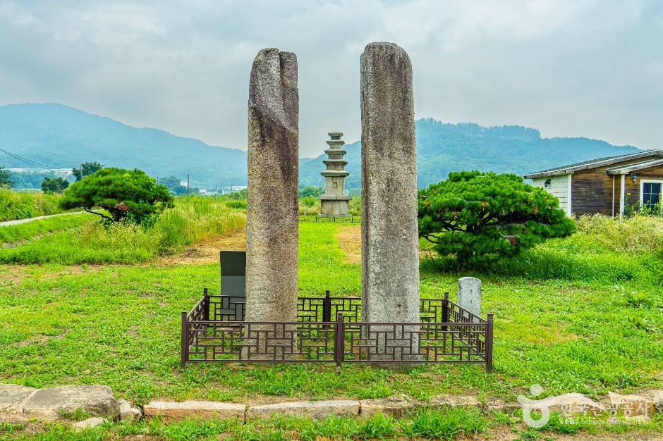 안성죽산리당간지주 여행 추천 - 로드트립