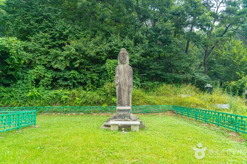 안성죽산리석불입상 여행 추천 - 로드트립