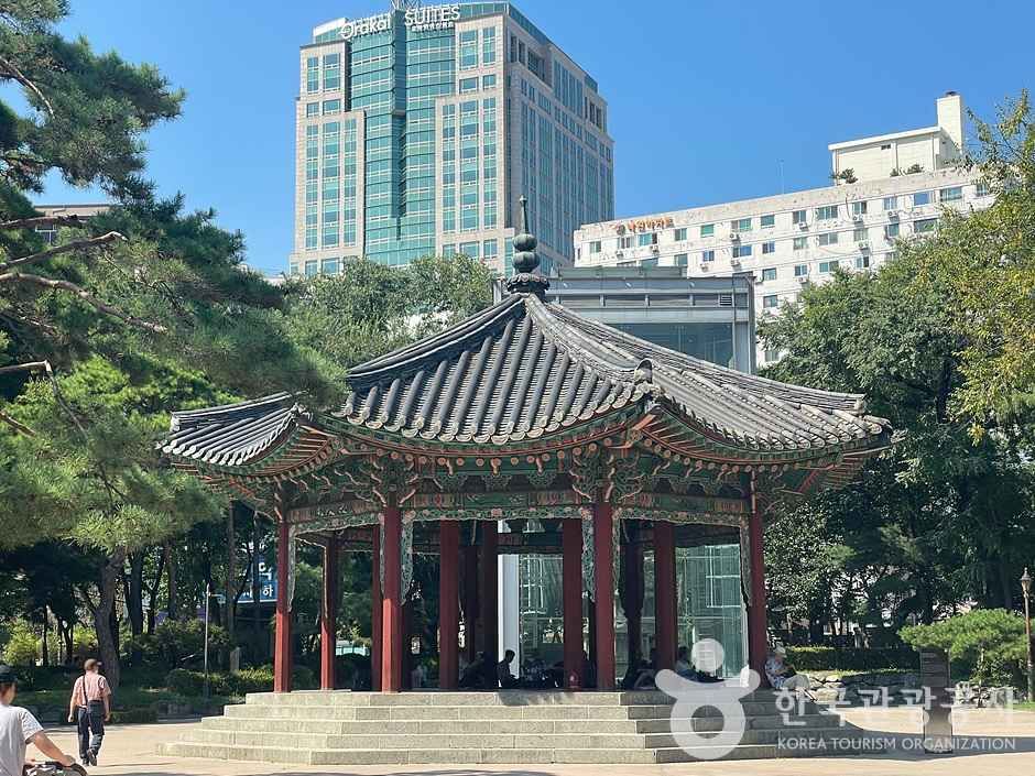 탑골공원 팔각정 여행 추천 - 로드트립