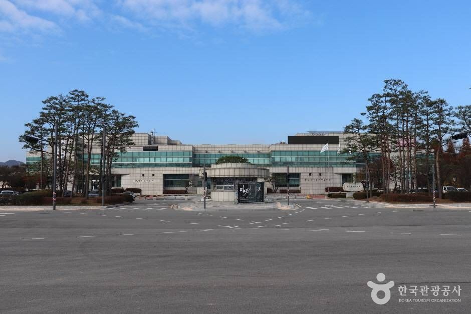 양주시문화예술회관 여행 추천 - 로드트립