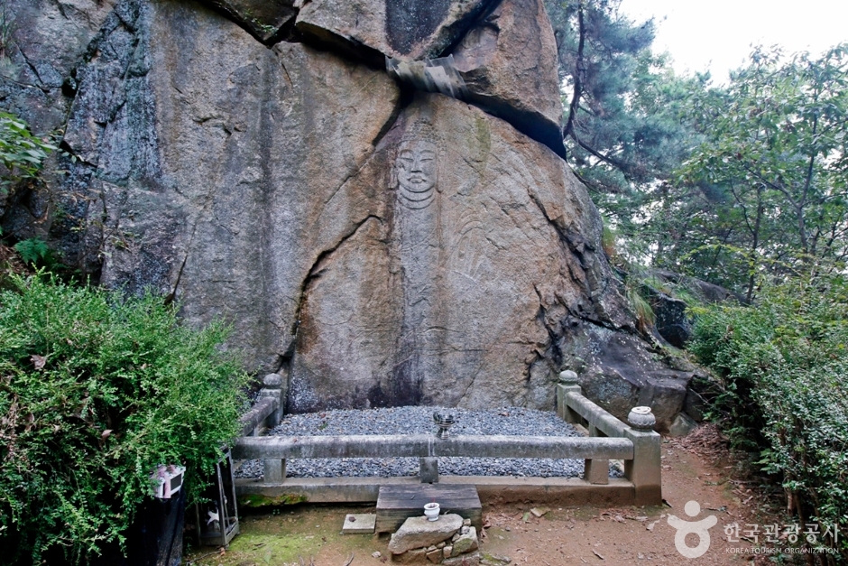 보문산마애여래좌상 여행 추천 - 로드트립
