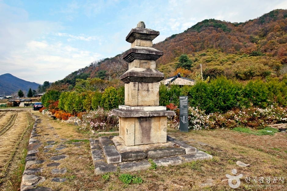 충주 추평리 삼층석탑 여행 추천 - 로드트립