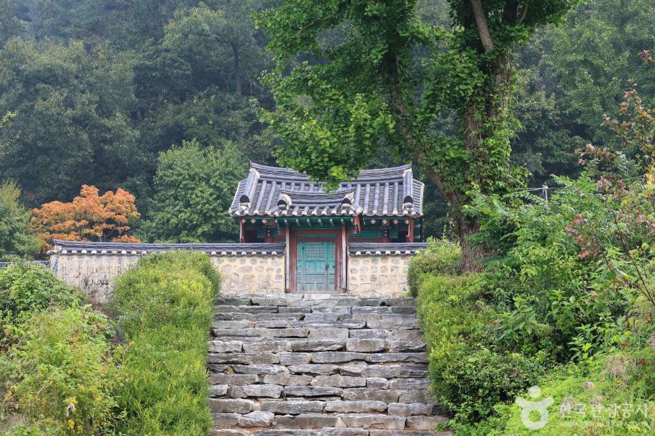 바우덕이사당 여행 추천 - 로드트립