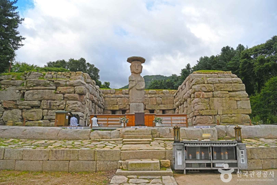 충주 미륵리 석조여래입상 여행 추천 - 로드트립