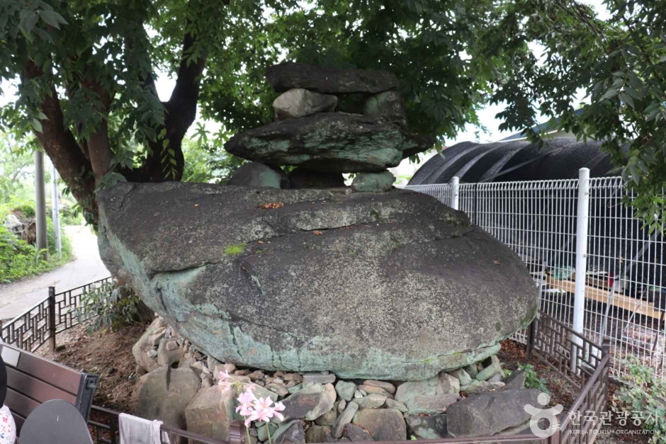 충주 조동리 지석묘 여행 추천 - 로드트립