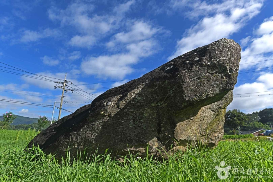 충주 신청리 지석묘 여행 추천 - 로드트립