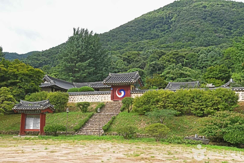 황강 영당 및 수암사 여행 추천 - 로드트립