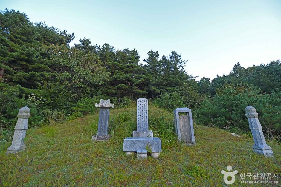 춘천한백록묘역 여행 추천 - 로드트립