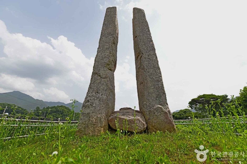 괴산 외사리 당간지주 여행 추천 - 로드트립