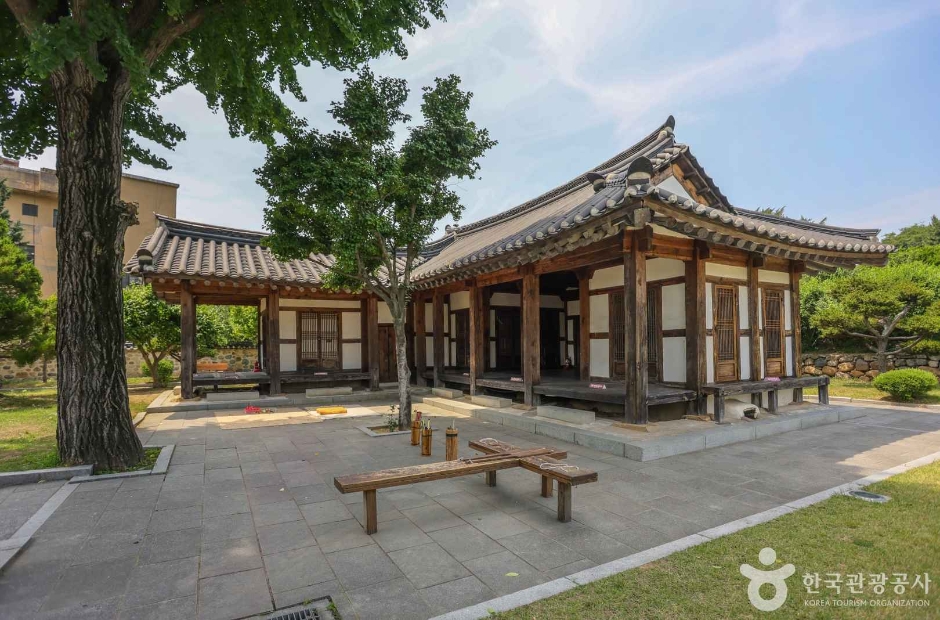 울산동헌 및 내아 여행 추천 - 로드트립