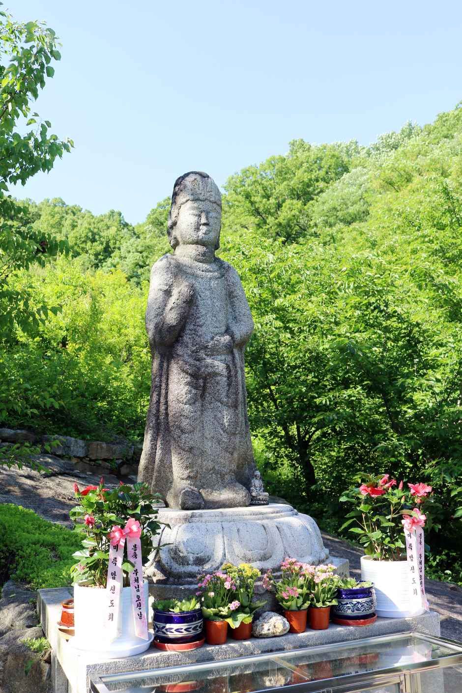 봉산동 석조보살입상 여행 추천 - 로드트립