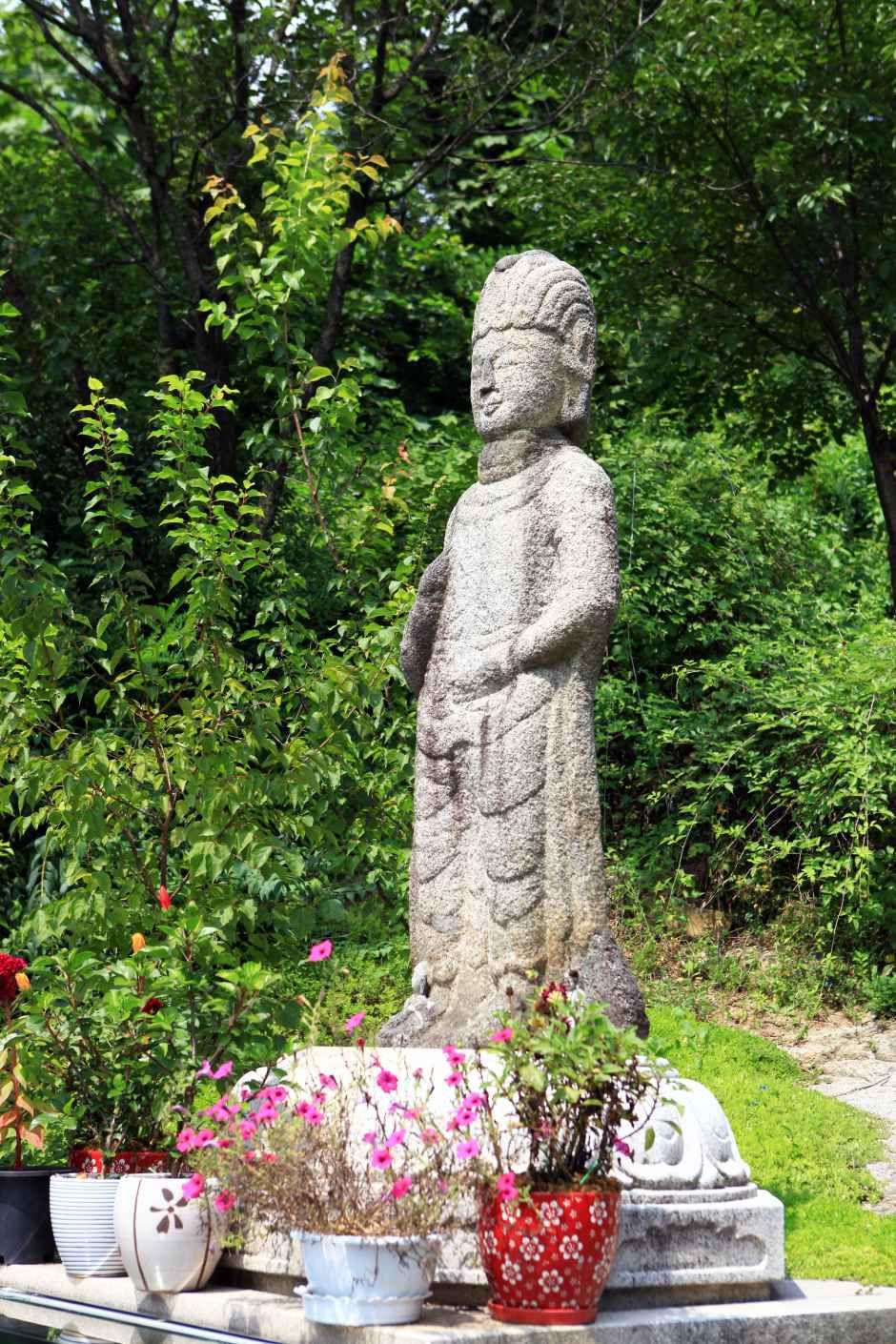 봉산동 석조보살입상 여행 추천 - 로드트립