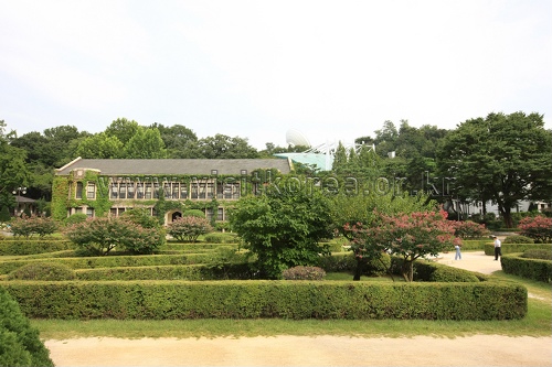 서울 연세대학교 아펜젤러관 여행 추천 - 로드트립