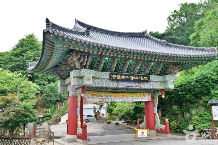백련사(서대문) 여행 추천 - 메고지고