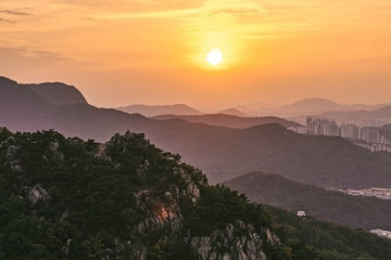 삼막사 마애삼존불 여행 추천 - 메고지고